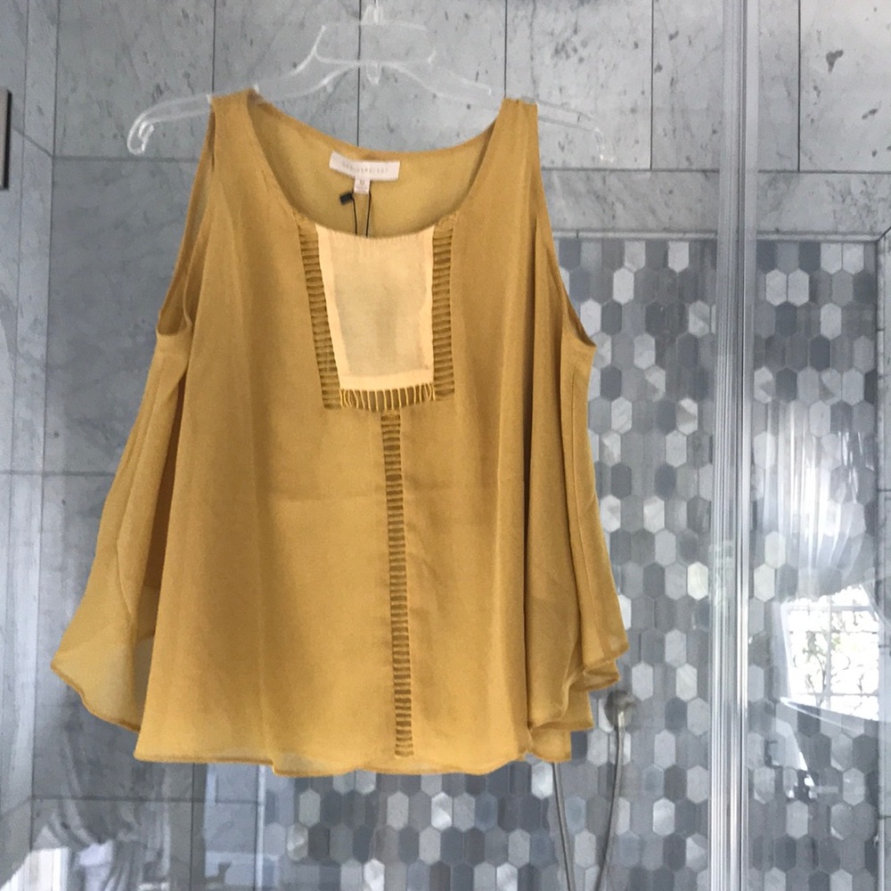 Nice mustard color top